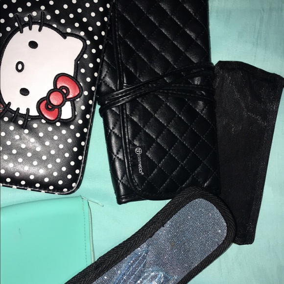 Bundle of bags. - Picture 1 of 1